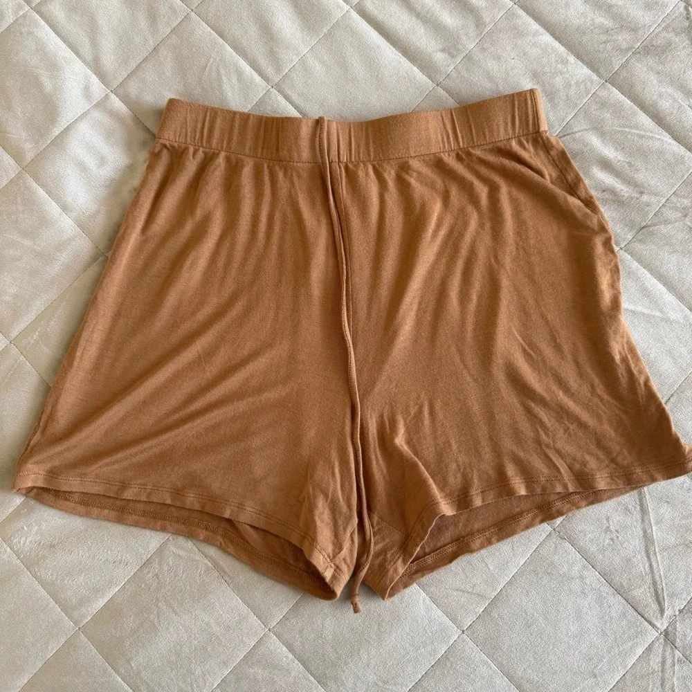 SKIMS SLEEP SHORT Camel Women’s Size Small